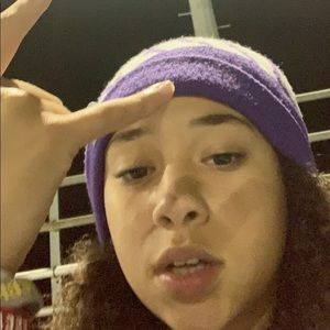 Meet your Posher, Emi